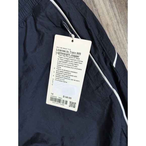 NWT Lululemon License to Train Mid-Rise Lightweight Jogger True Navy NEW Size 14 - Picture 2 of 4